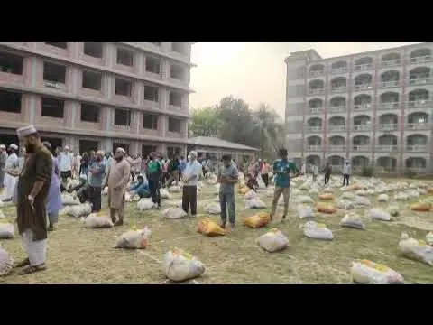 ঢাকা ১২ আসনে রমজান উপলক্ষে সুবিধাবঞ্চিত মানুষের মাঝে খাদ্য ও সামগ্রী বিতরণ | Time News