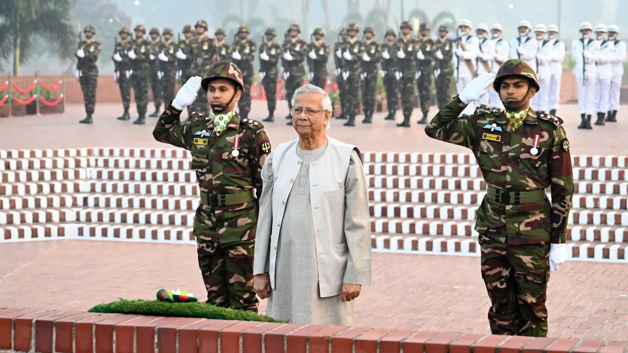 বিজয় দিবসে বীর শহীদদের প্রতি শ্রদ্ধা জানালেন প্রধান উপদেষ্টা