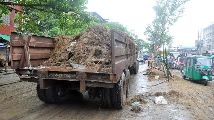 ঢাকা সিটির ২১ ওয়ার্ডে শতভাগ বর্জ্য অপসারণ