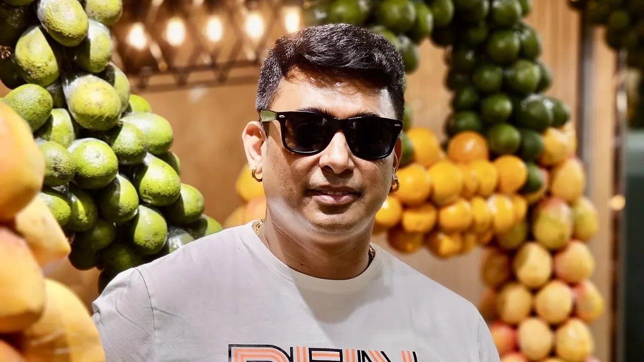 আমার পেছনে দুইটা প্রকাশনী লেগেছিল, বই বের করতে চায় : জায়েদ খান