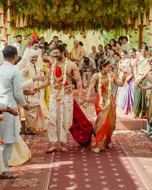 রাজা-রানির মতো বিজয়-রাশমিকার রাজকীয় বিয়ে