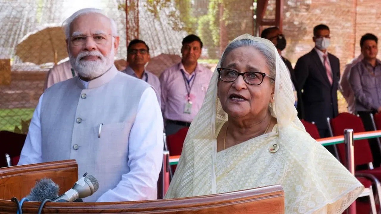 গত বছর দিল্লিতে নরেন্দ্র মোদির সঙ্গে শেখ হাসিনা